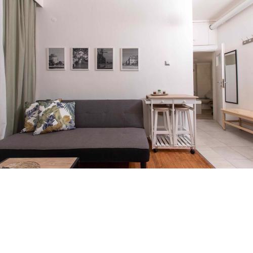 F & B Collection - Flat for 3