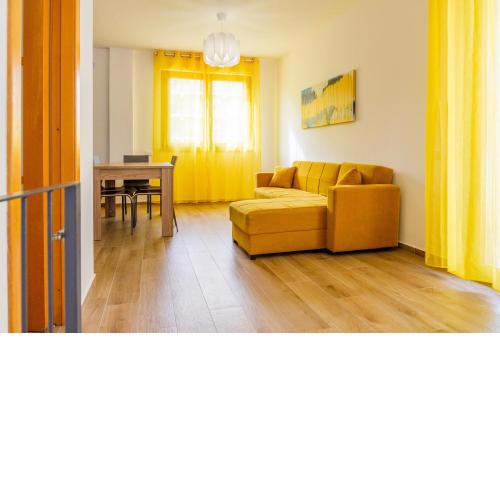F50 Yellow house