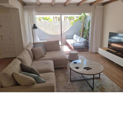 Fabulous Townhouse in Great Location