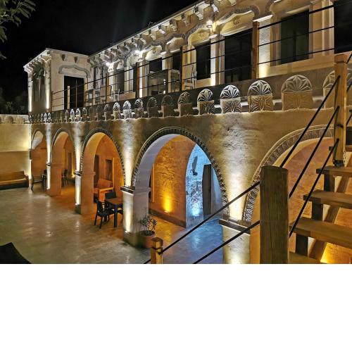 Falcon Cave Suites