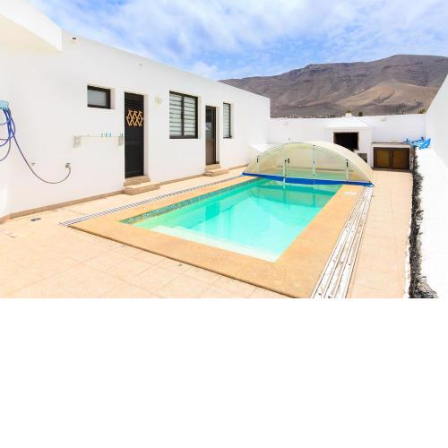 Famara Beach Apt