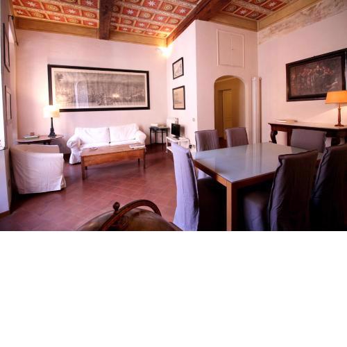 Family 2BR Apartment in Via Giulia