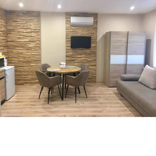 Family Apartmanház
