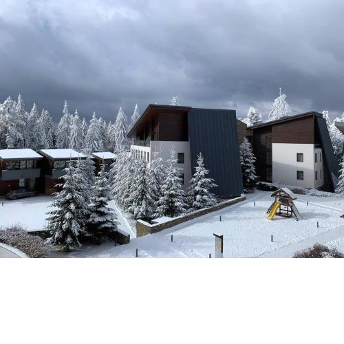 Family Apartment in complex Euphoria, Borovets