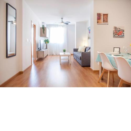 FAMILY FLAT CLOSE to the CENTER