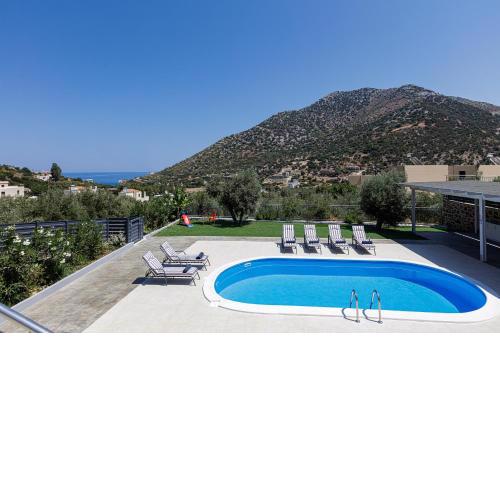 Family Friendly Basilicata Attali villa Private Pool,Children area