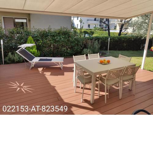Family Garden Apartment