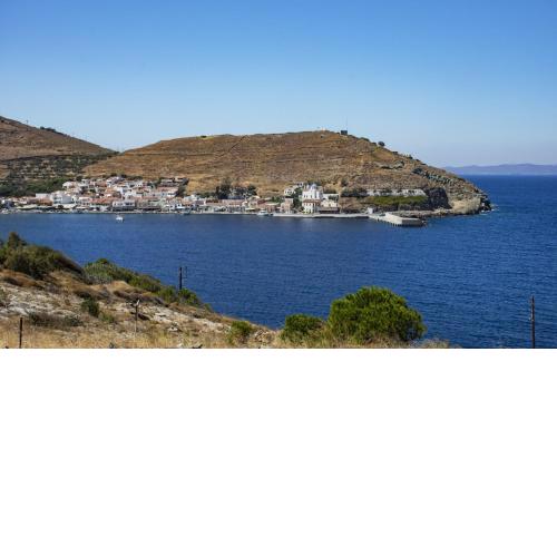 Family home a 3 minute walk from 2 beaches
