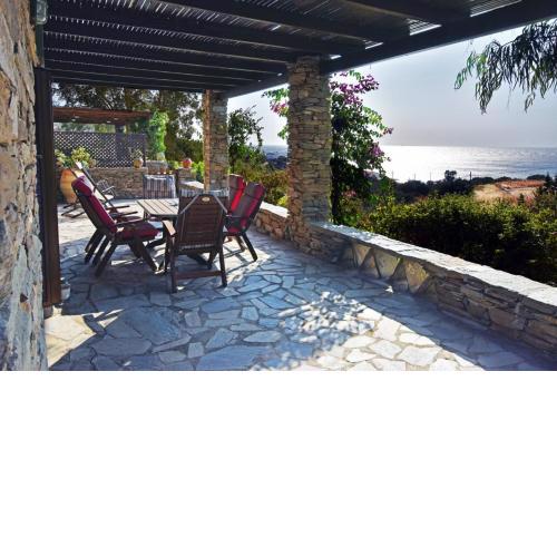 family home with a fantastic sea view, 5 minutes from the beaches