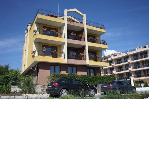Family hotel Akra