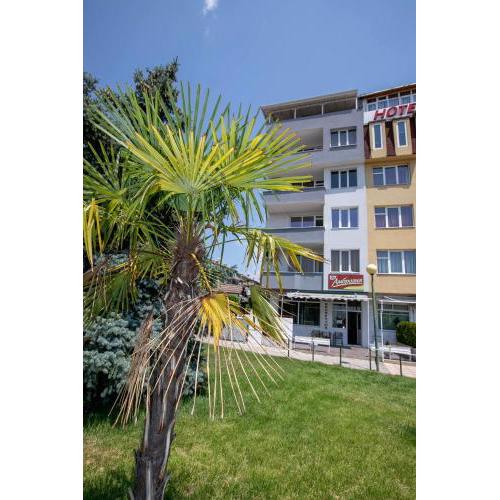 Family Hotel Ambrozia