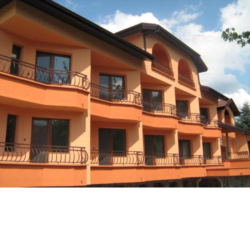 Family Hotel Emaly Green
