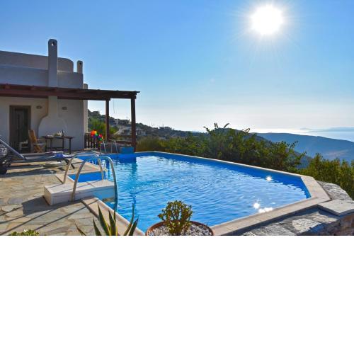 Family house with a swimming pool 5 minutes from Ioulida
