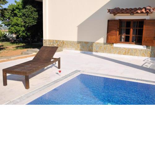 Family Maisonette by the Beach with Pool