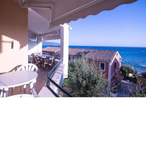 Family Seaview Balconies Hilda Home 90