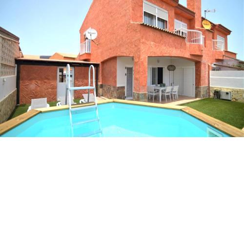 Family Villa Majorera - Wifi, Private Pool, BBQ & Sun Terrace - suitable for Families by Holidays Home
