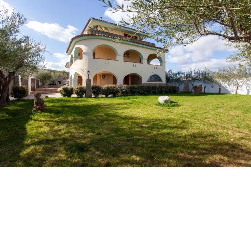 Family Villa Monte Longu
