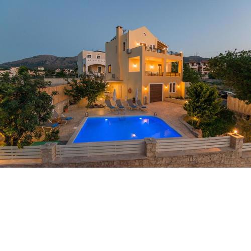 Family-villa Nikolaos with Playground, private pool & BBQ