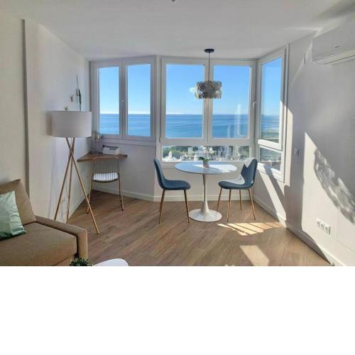 Fancy Studio Direct Access to Sea✺Parking✺Pool