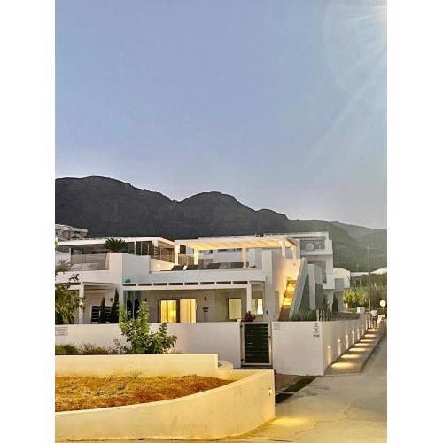 Fantasea Beachfront Villa