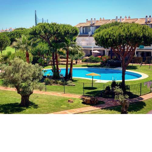 Fantastic 3-Bedroom Holiday Home including Tennis and Pool Near Golf Course