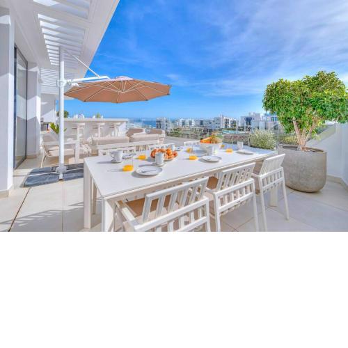 Fantastic 3bdr Penthouse - Lux