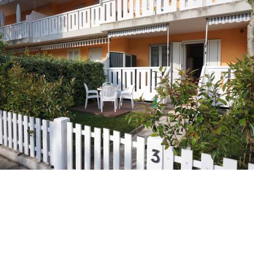 Fantastic Apartment with Garden in Residence with Pool - Great Location