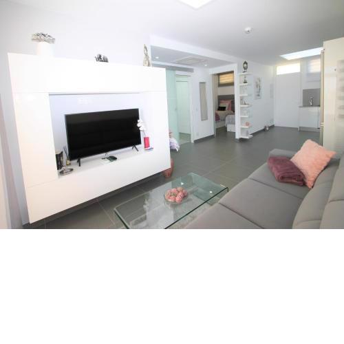 Fantastic apartment with sea views