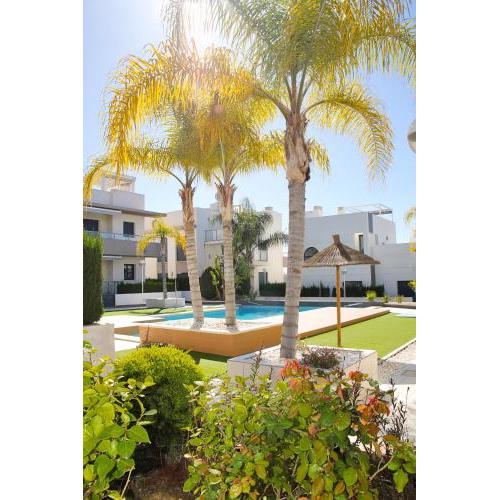 Fantastic Home with AC, pool and bbq