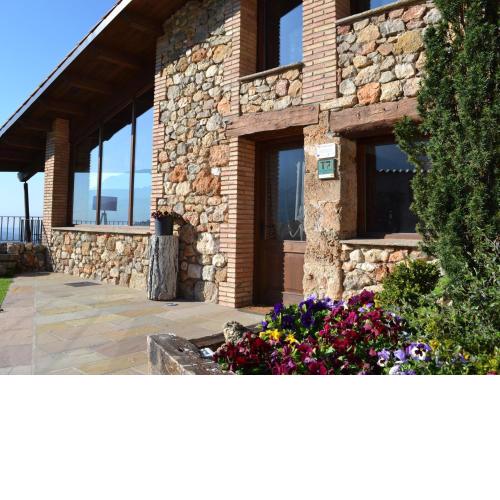Fantastic modern holiday house in the mountains with swimming pool for 8 persons