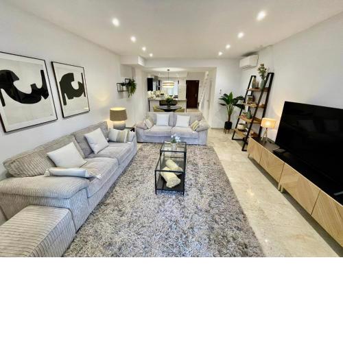 Fantastic new townhouse /Front Beach/2BEDR/2,5BATH
