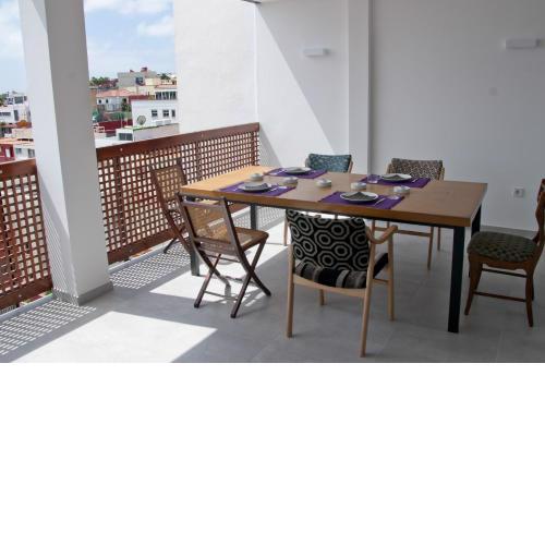 Fantastic renovated Flat with city view terrace