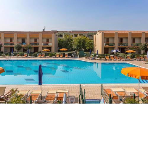 Fantastic Residence with Pool near Caorle - Apartment with Terrace First Floor