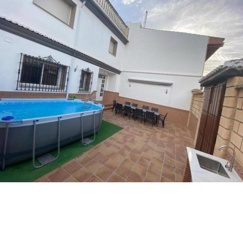 Fantastic Rural House in Montillana with swimming pool