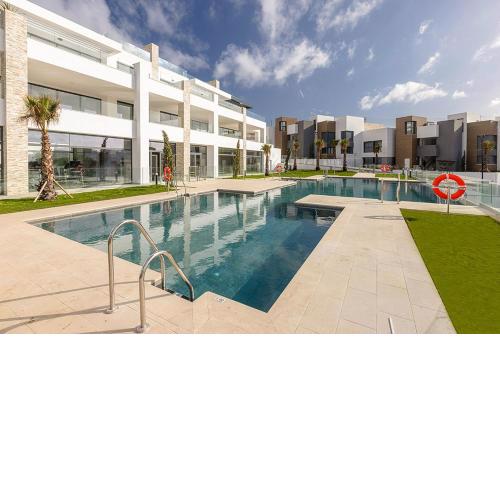 Fantastic three-bedroom apartment, walking distance to the beach