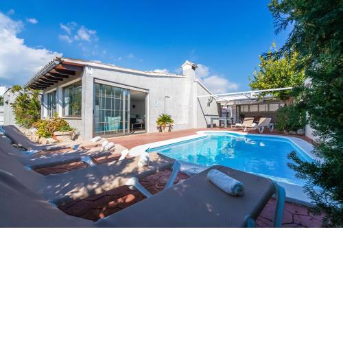 Fantastic Villa Tucan, Pool Barbecue Ground Floor