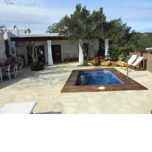 Fantastic villa with large warm Whirlpool in the garden and vieuw at the sea