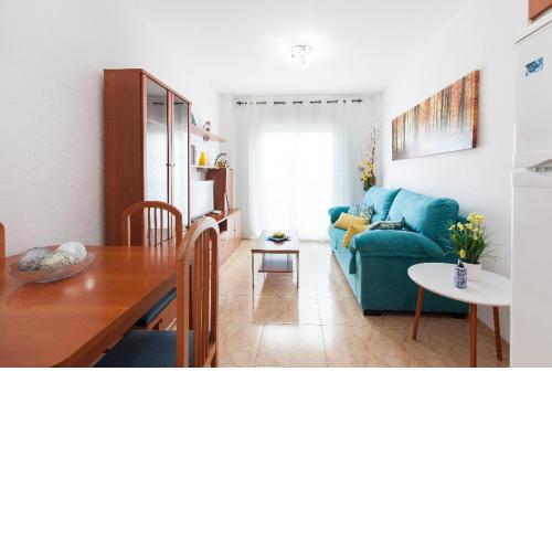 Fantastico apartamento en el centro de Roquetas, 300Mb Optic Fiber high speed internet, Smart tv