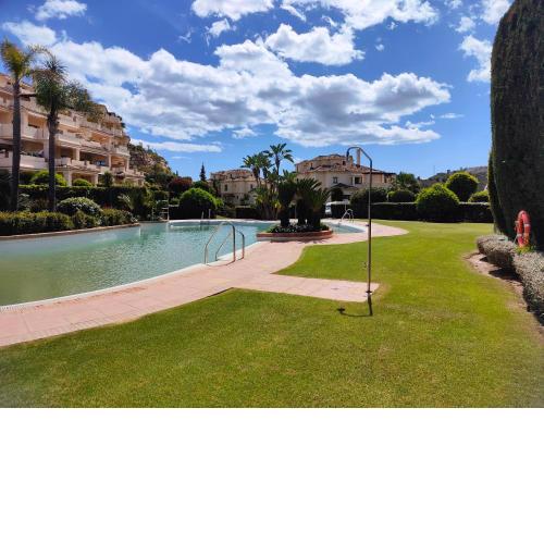 Fantástico apartamento rodeado de Golf con piscina