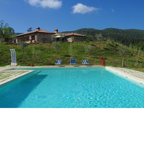 Farmhouse in Passignano sul Trasimeno with pool