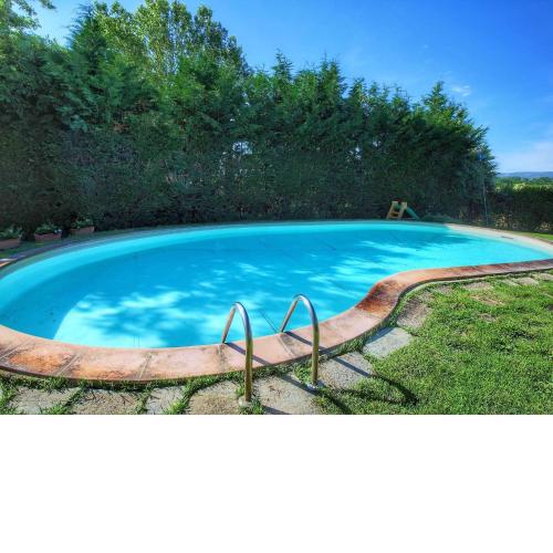 Farmhouse with 2 apartments swimming pool between Montepulciano and Trasimeno
