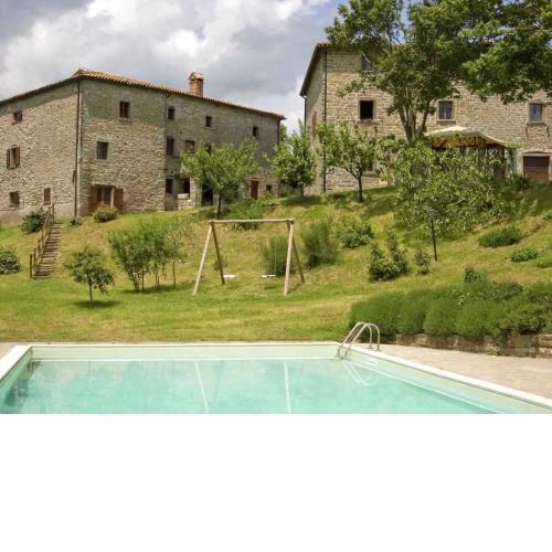 Farmhouse with pool in the hills beautiful views in the truffle area