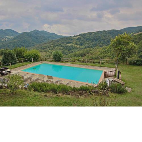 Farmhouse with pool in the hills beautiful views in the truffle area
