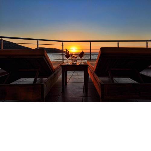 Faros Luxury Suites