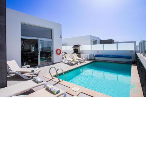 Fascinating 3-Bed Villa in Playa Blanca