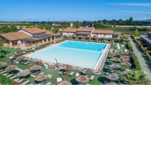 Fattoria Palazzeta - Family Apartments with private garden