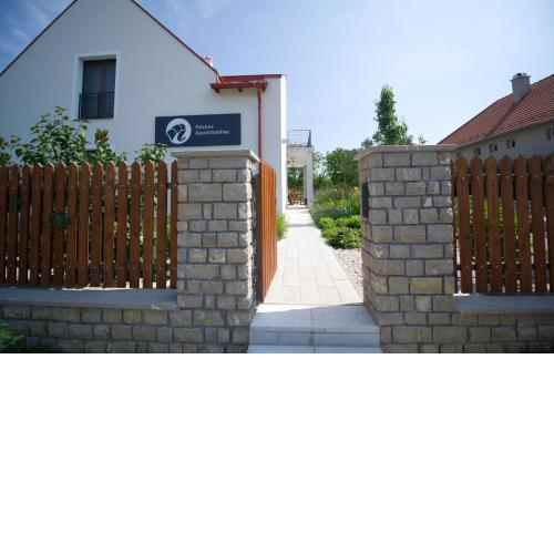 Faunus Apartmanház