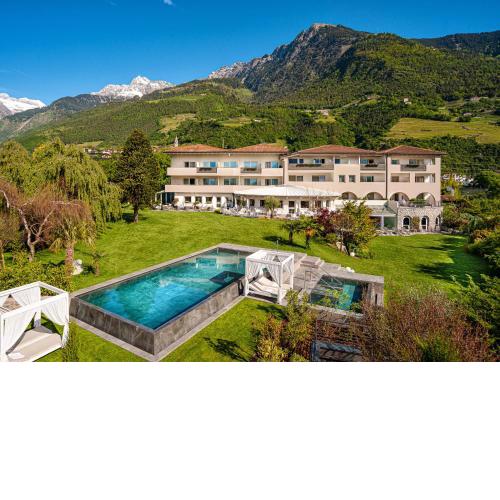 FAYN garden retreat hotel