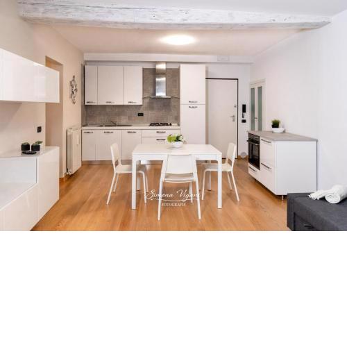 Feel at Home - NEL CUORE DI LOVERE