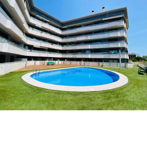 Fenals beach lux apartment with swimming pool